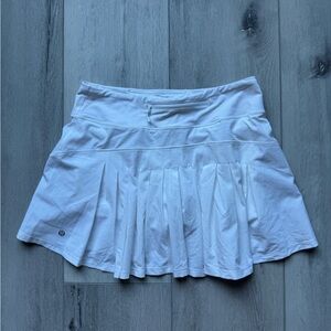 Lululemon Circuit Breaker Skirt size 6 (Tall) White